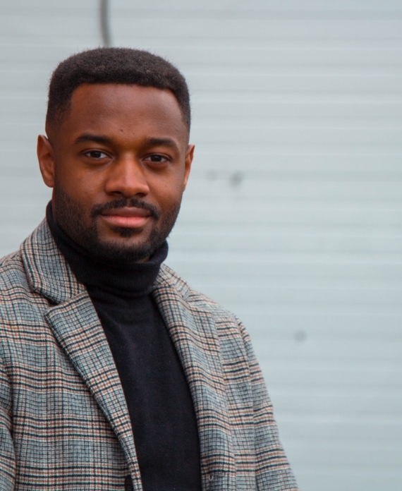 men wearing a black turtle neck shirt close-up photography